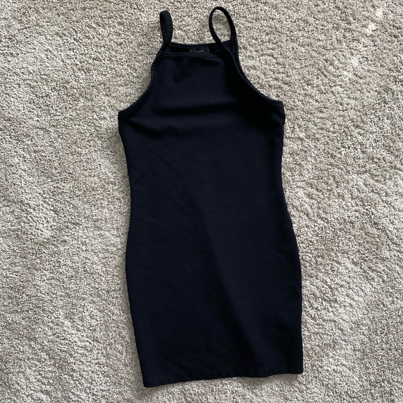 Aritzia Dresses & Skirts - Talula Aritzia Halter Black Dress